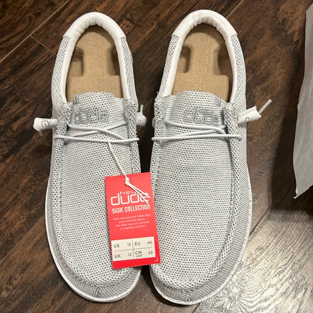 Hey dude- Wally Sox in Stone White